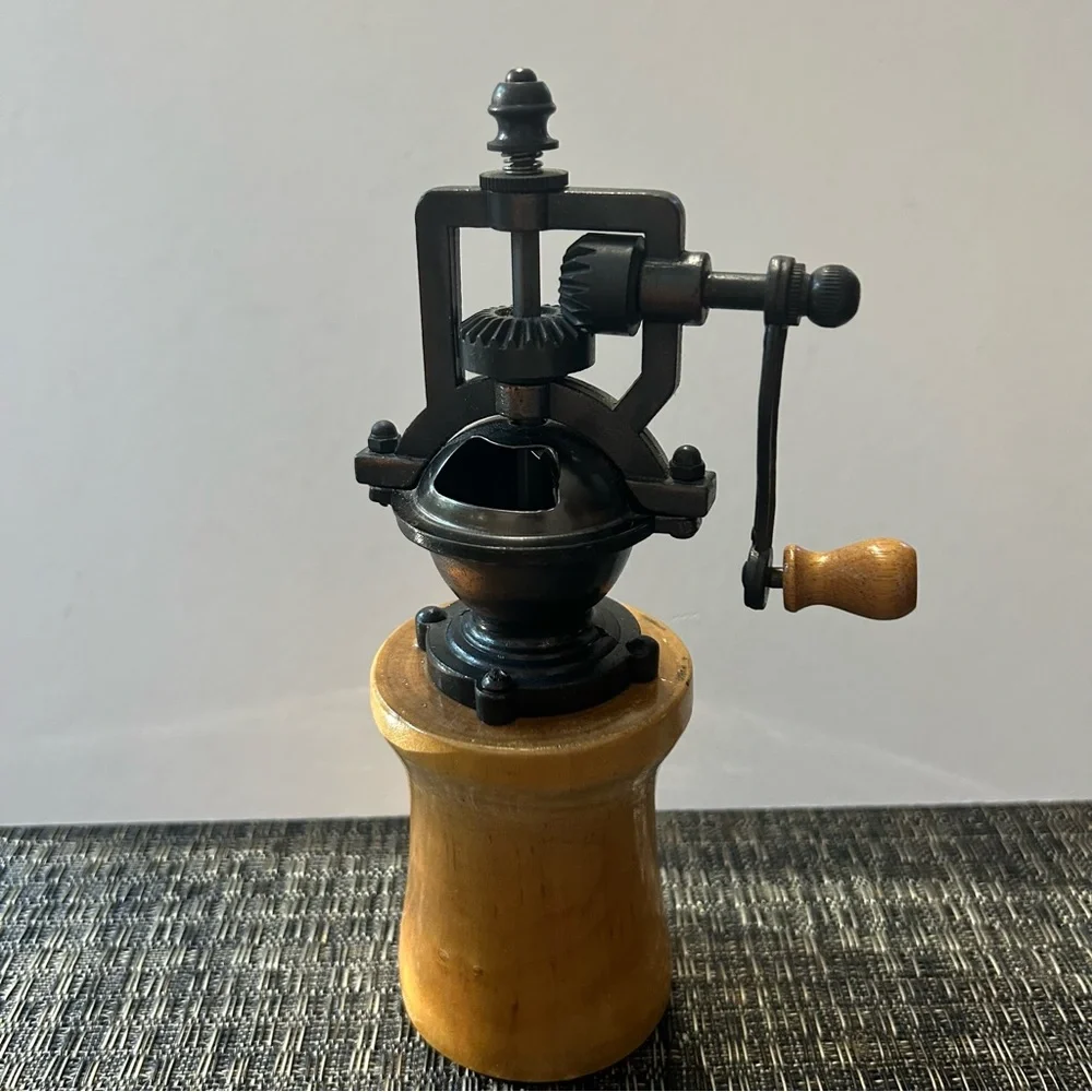 Grinder Box Elder Wood Pepper Mill Handcrafted Vintage Style and Signed